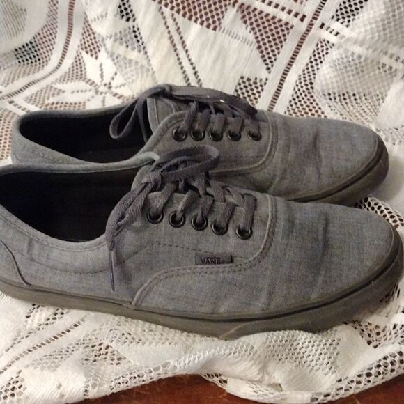 Vans canvas shoes  - Picture 2 of 6